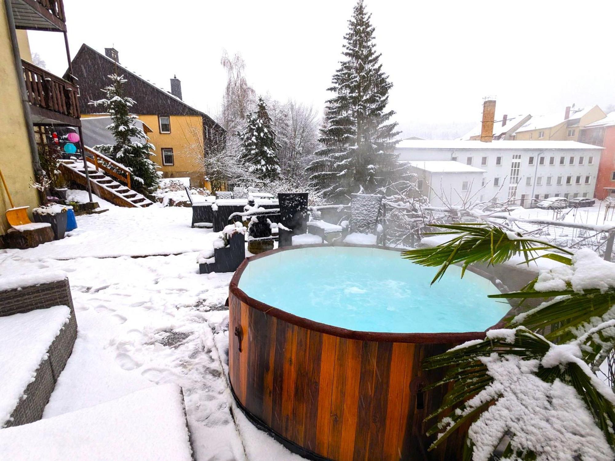 Hw2B - Urlaubsmagie - Wohlfuehlwohnung Mit Balkon, Pool, Sauna & Terrasse Sebnitz Exterior foto