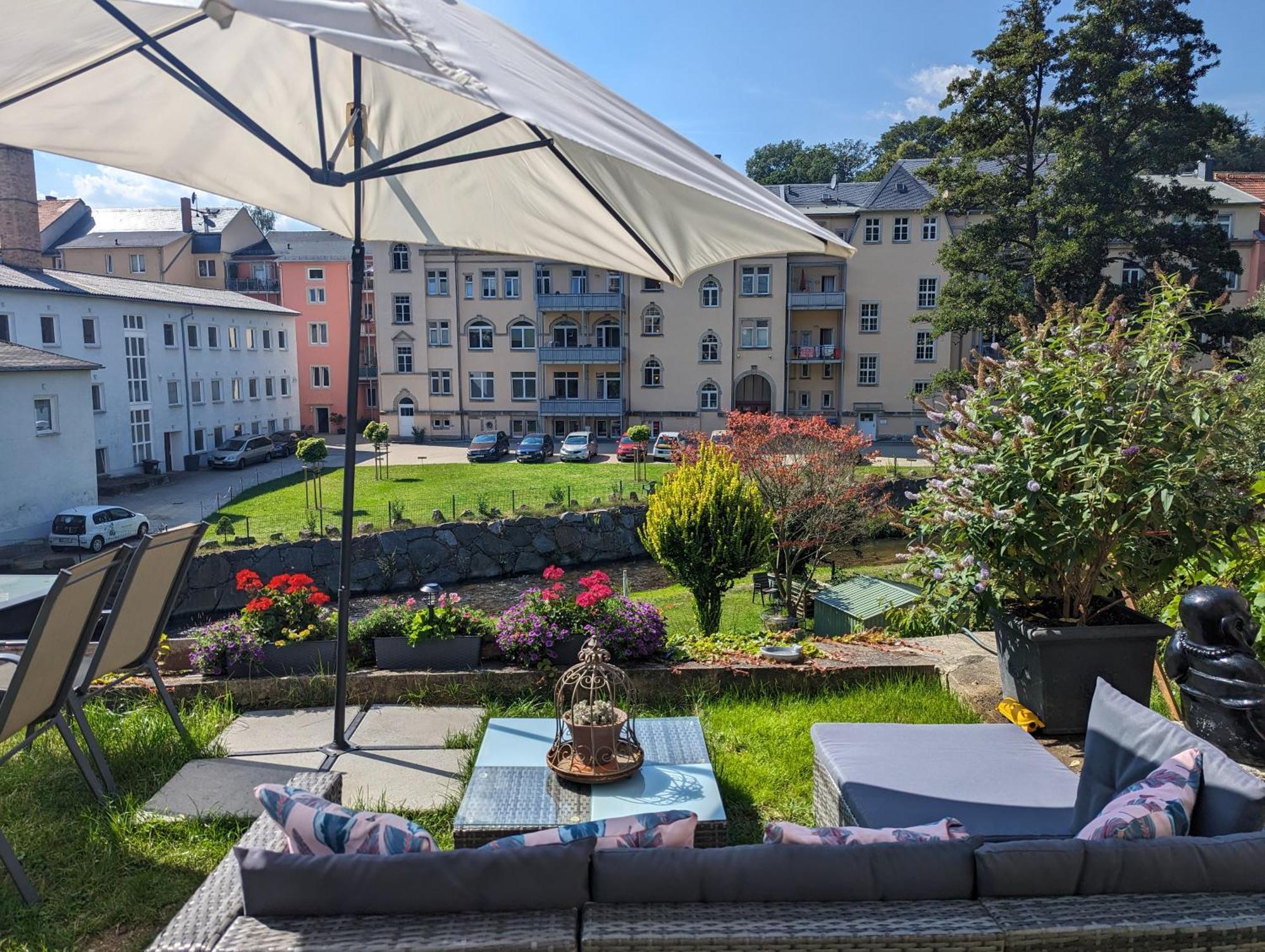 Hw2B - Urlaubsmagie - Wohlfuehlwohnung Mit Balkon, Pool, Sauna & Terrasse Sebnitz Exterior foto