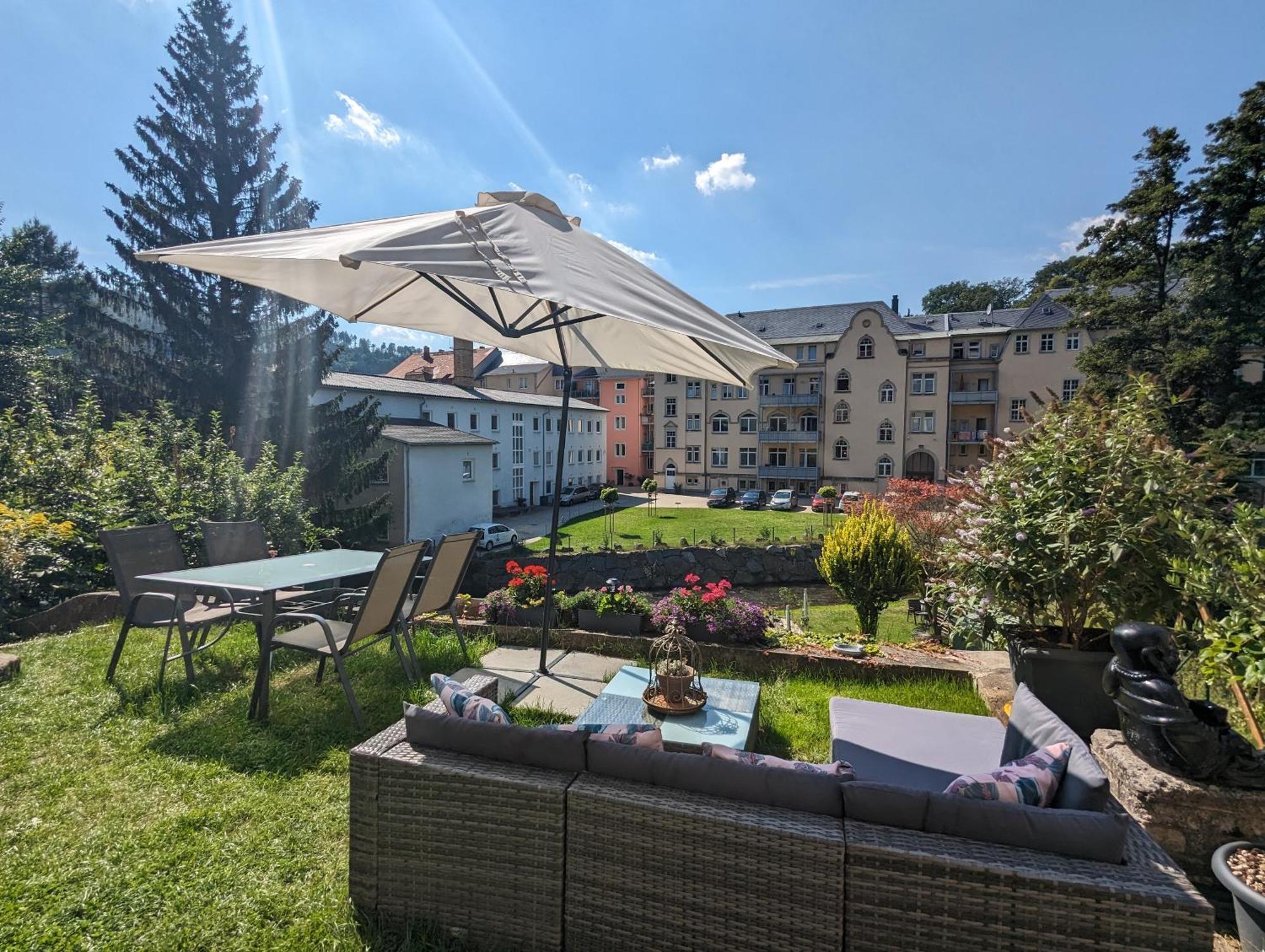 Hw2B - Urlaubsmagie - Wohlfuehlwohnung Mit Balkon, Pool, Sauna & Terrasse Sebnitz Exterior foto