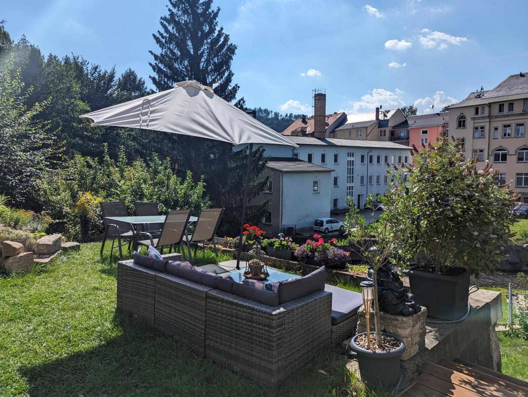 Hw2B - Urlaubsmagie - Wohlfuehlwohnung Mit Balkon, Pool, Sauna & Terrasse Sebnitz Exterior foto