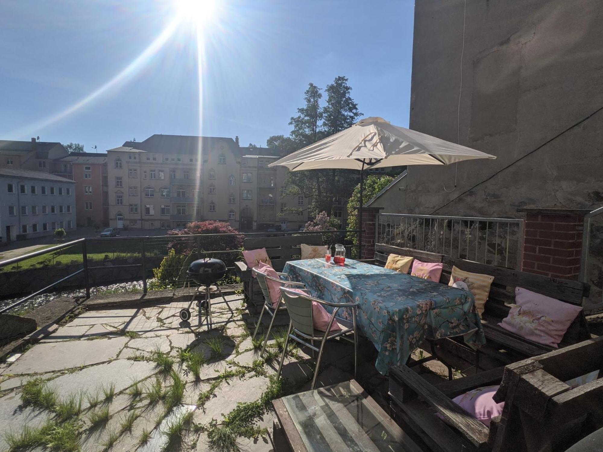 Hw2B - Urlaubsmagie - Wohlfuehlwohnung Mit Balkon, Pool, Sauna & Terrasse Sebnitz Exterior foto